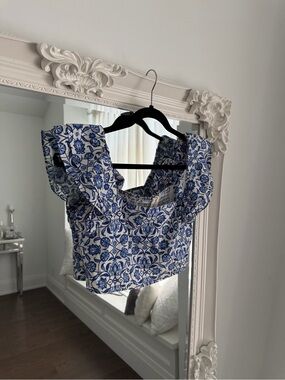 Cara Cara Blue & White Floral Ruffle Square-Neck Crop Top